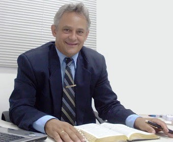 Pr. Carlos Basto